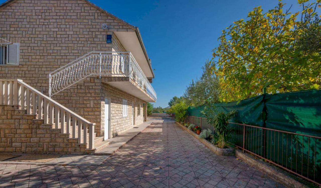 Apartments Matija Rogoznica  Buitenkant foto